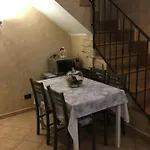 Enza-home-in-roma Rom